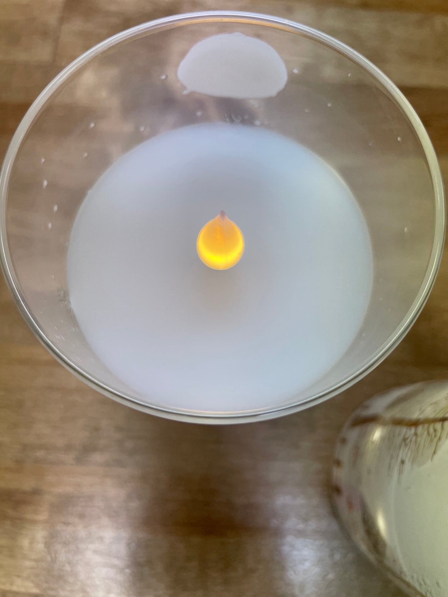 Snowy Scene Flickering Pillar