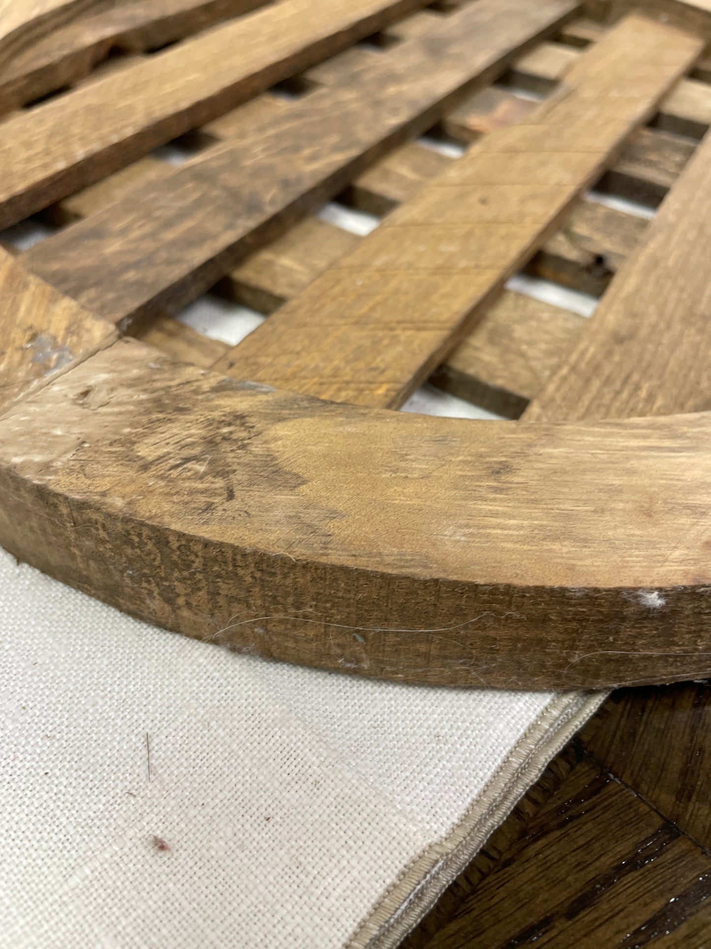 Wood Lattice Charger