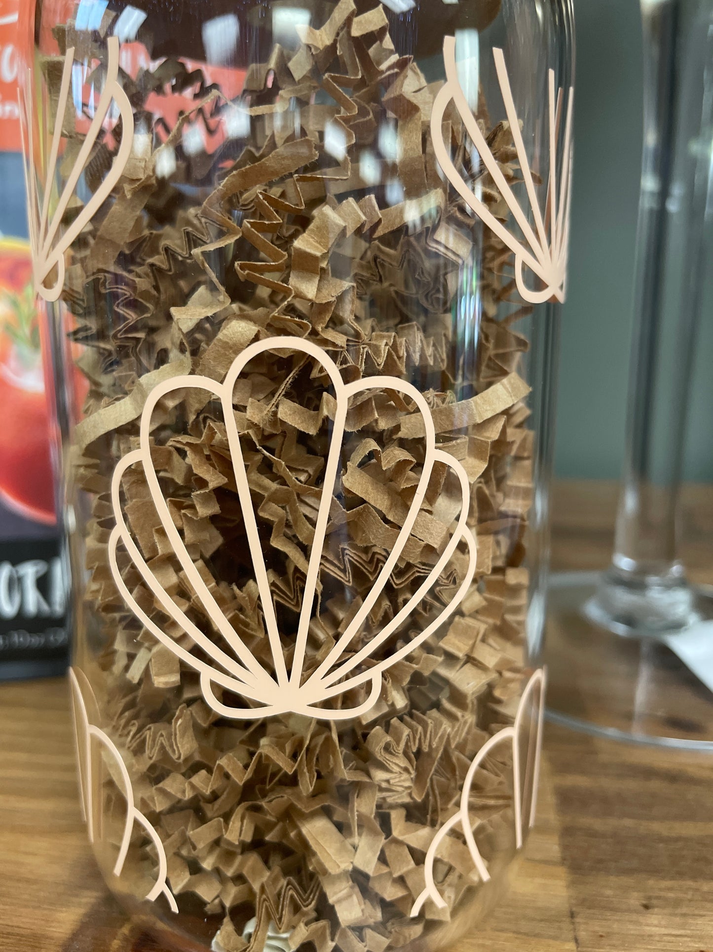 Shell glass cup w/ lid and straw