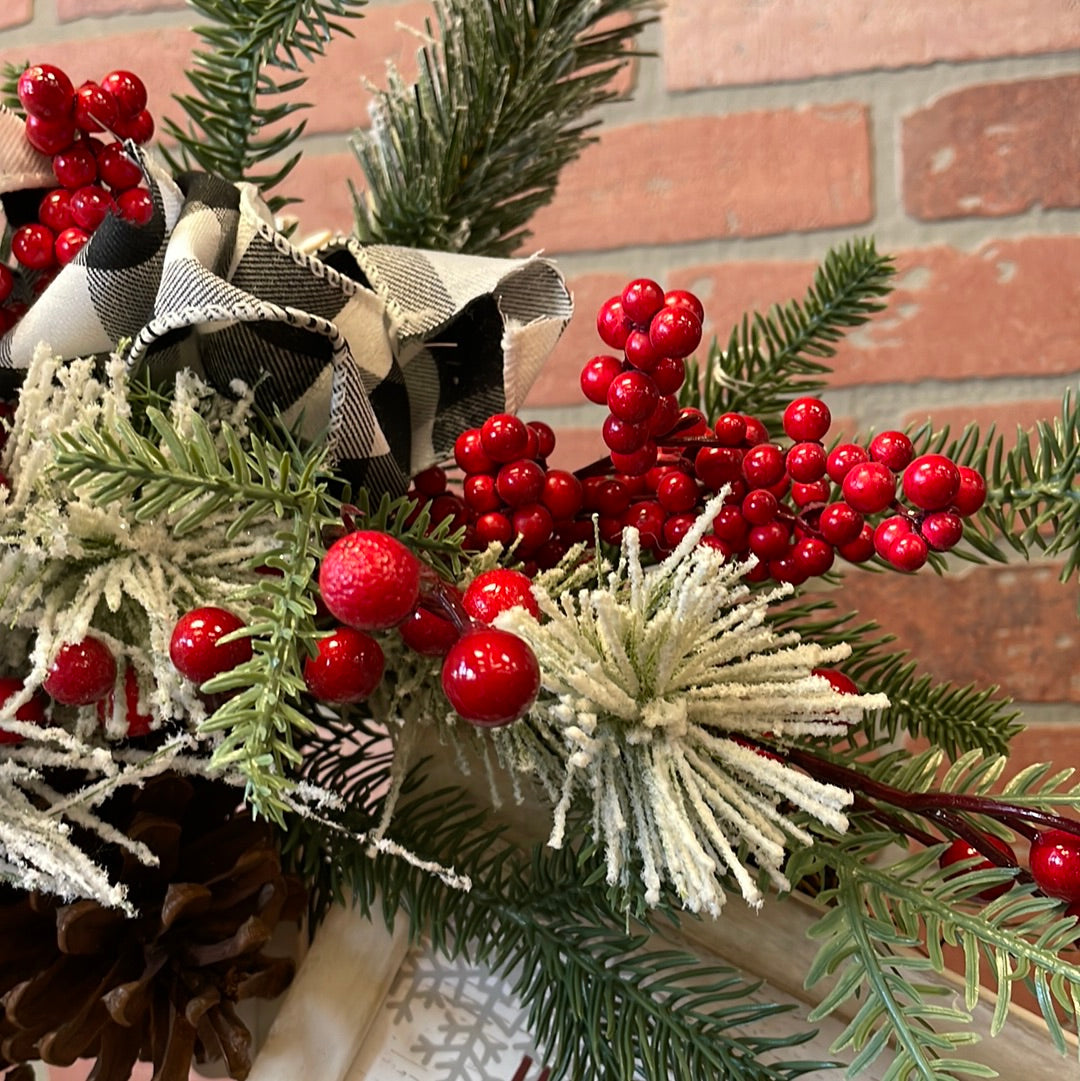 Winter Greetings Wreath -