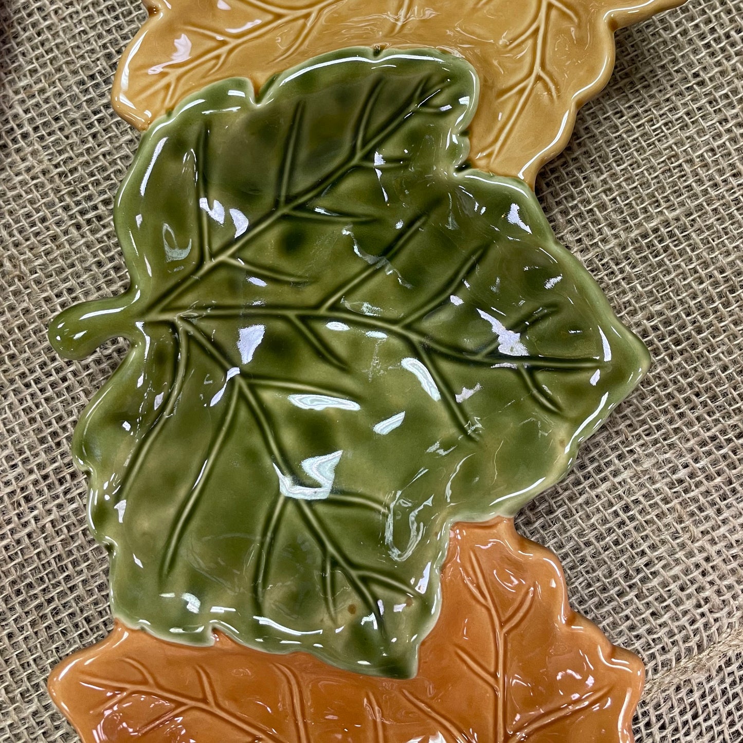 3 Leaves Divided Dish