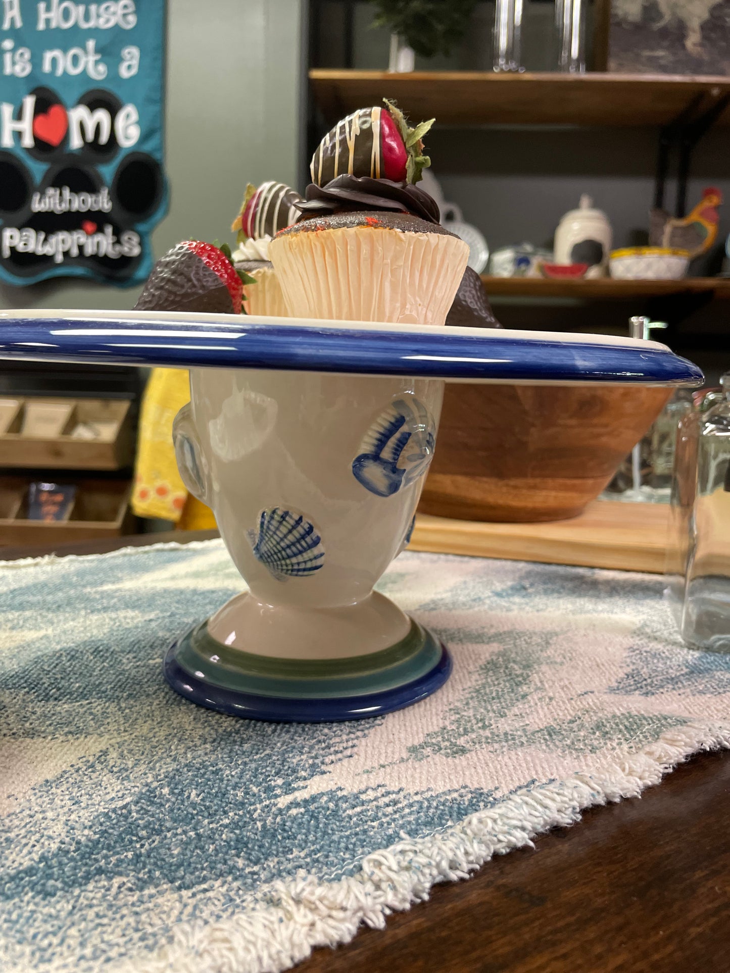Shell Dessert Stand