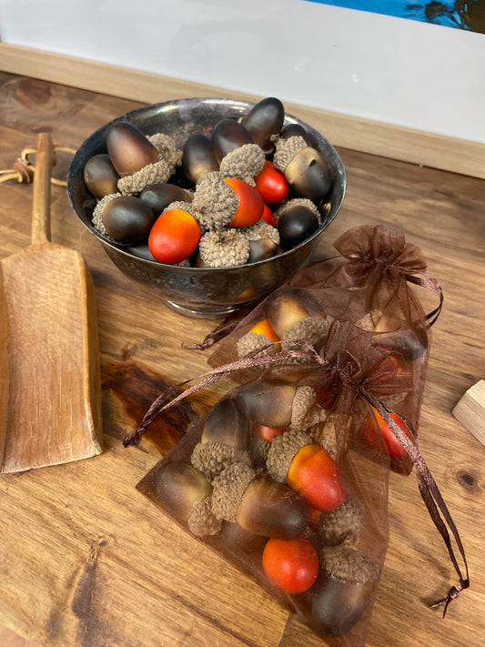 Acorns - Vase filler