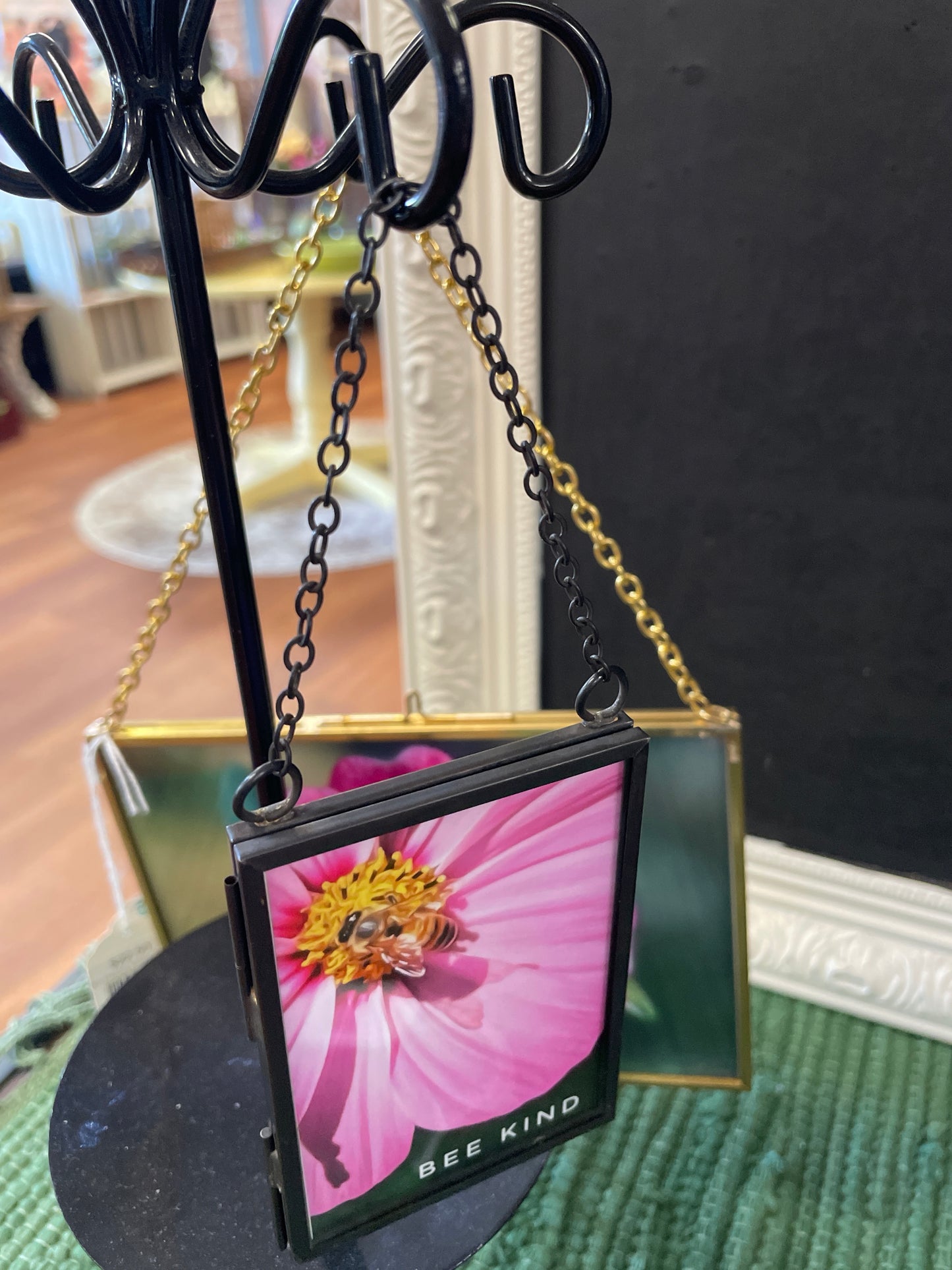 Mini Hanging Antique Frame - Bee