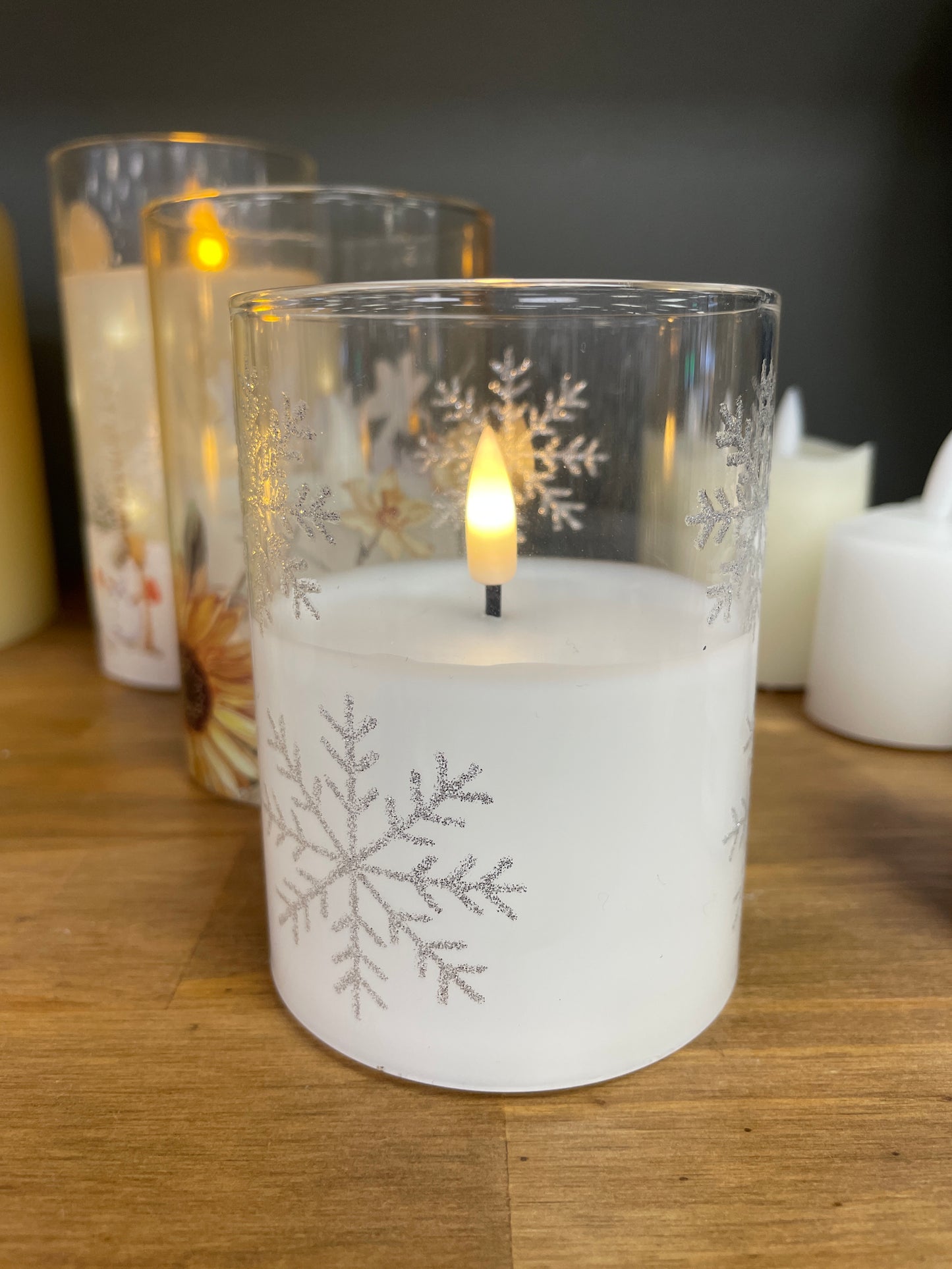 Snowflake Flickering Pillar