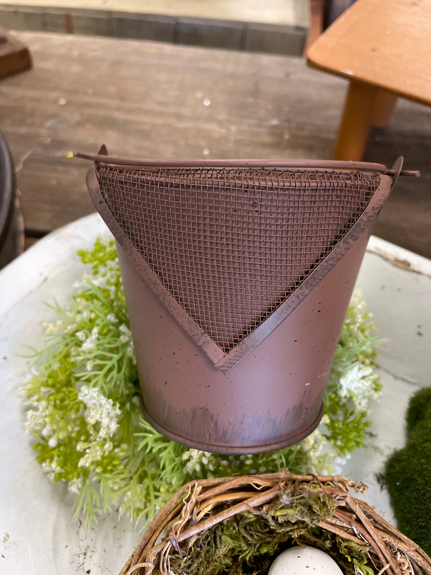 Brown Bucket w/handle