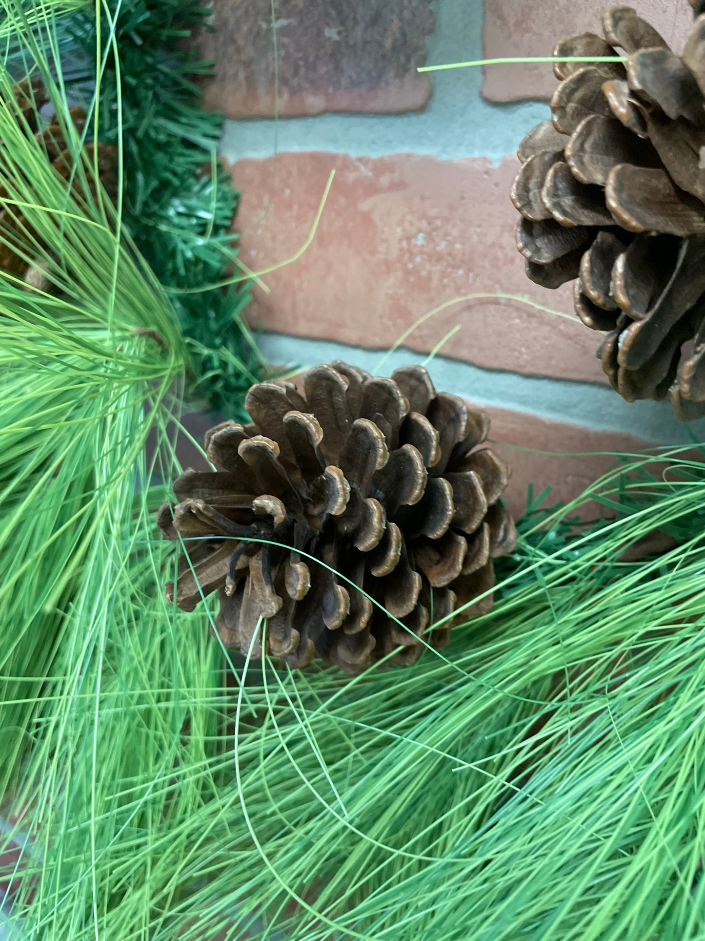 Wreath - Pine w/pinecones