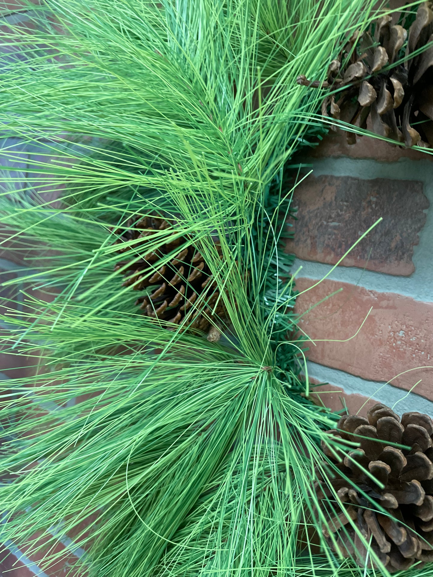 Wreath - Pine w/pinecones