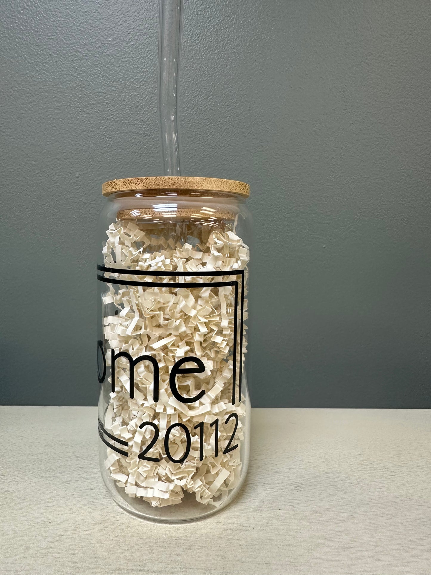 Home Glass cup w/ lid and straw