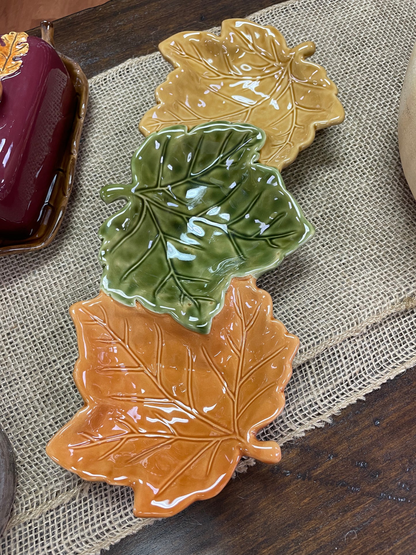 3 Leaves Divided Dish